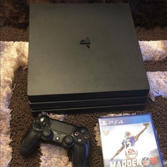 PS4 Pro - Picture 3 of 3